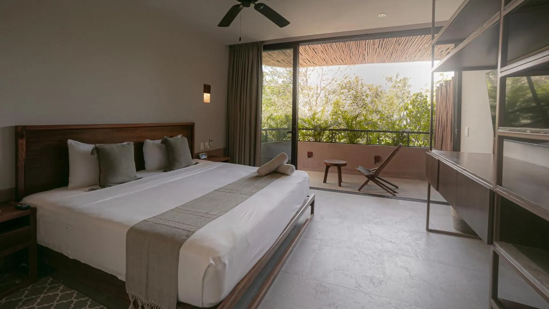 Zereno Tulum Beach Club Access Hotel